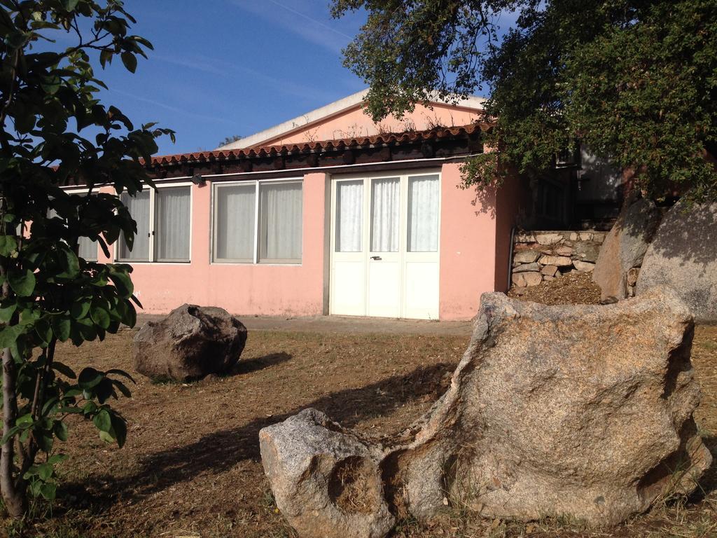 Agriturismo Monte Pino Telti Kültér fotó
