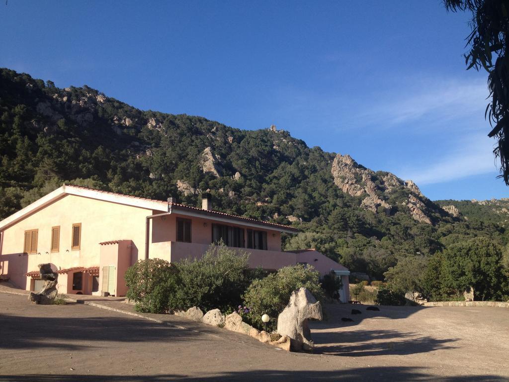 Agriturismo Monte Pino Telti Kültér fotó